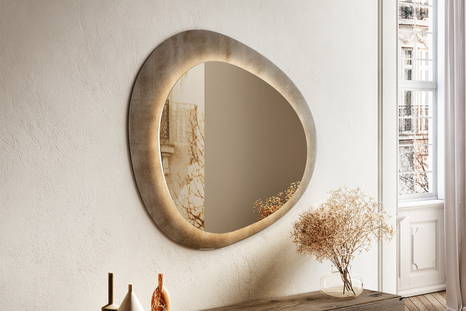 The 2592 version of the Era mirror.