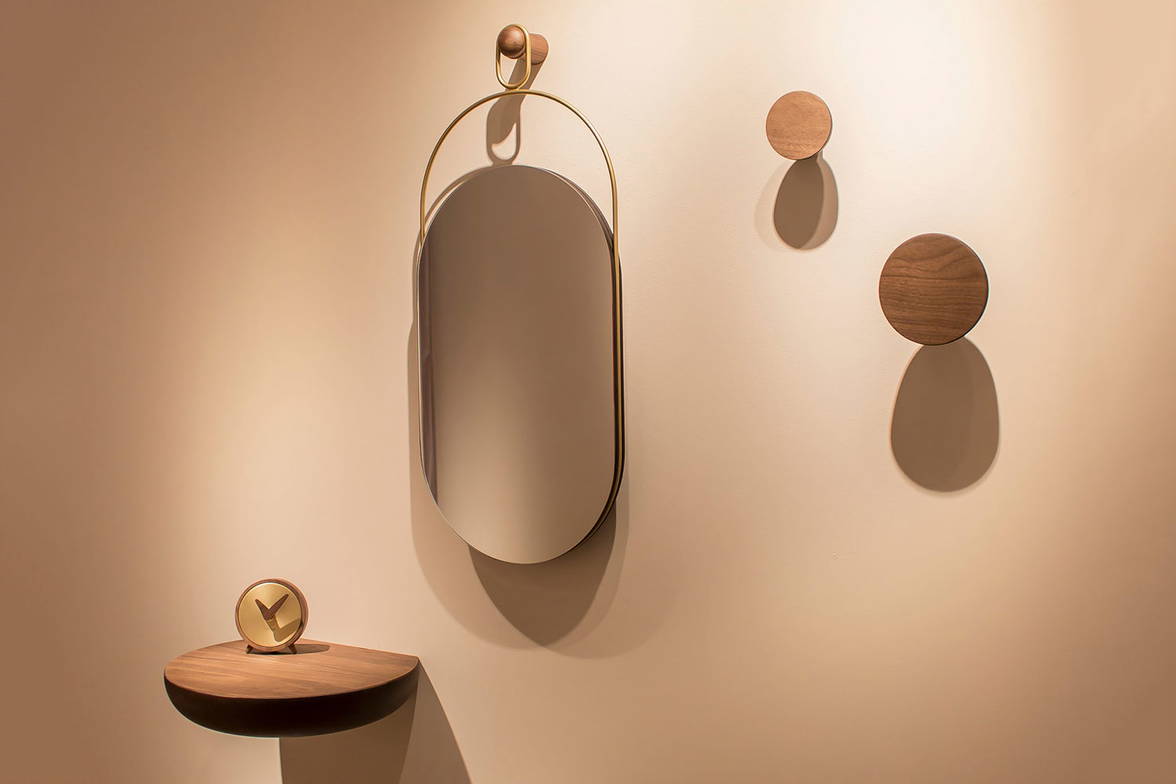 Eslabon mirror by Nomon Eslabon mirror by Nomon