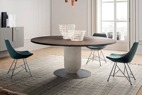 Ettore dining table by Pianca