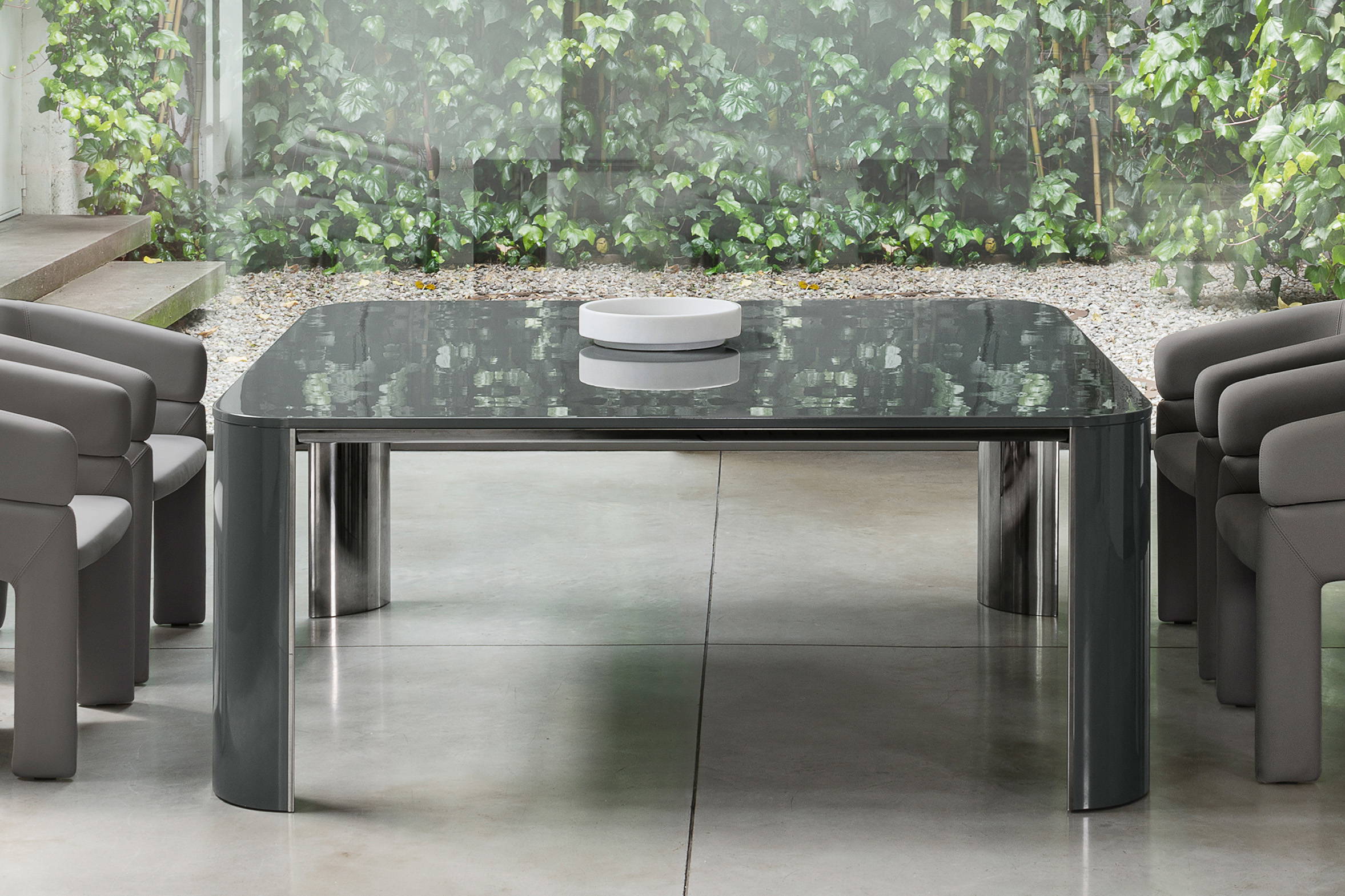 Eye Dining Table designed by Giuseppe Viganò