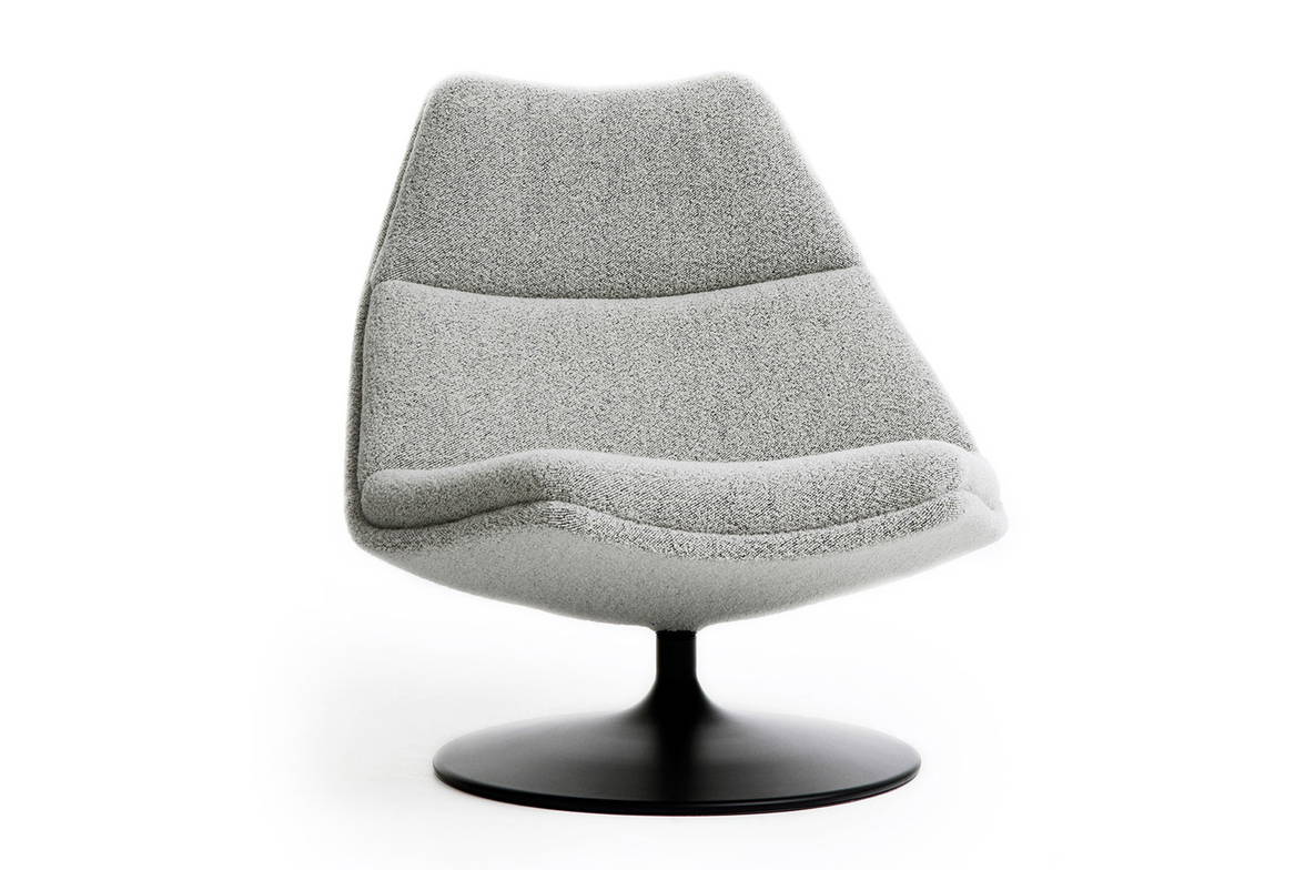 F510 low back lounge chair by Artifort
F510 low back lounge chair by Artifort
