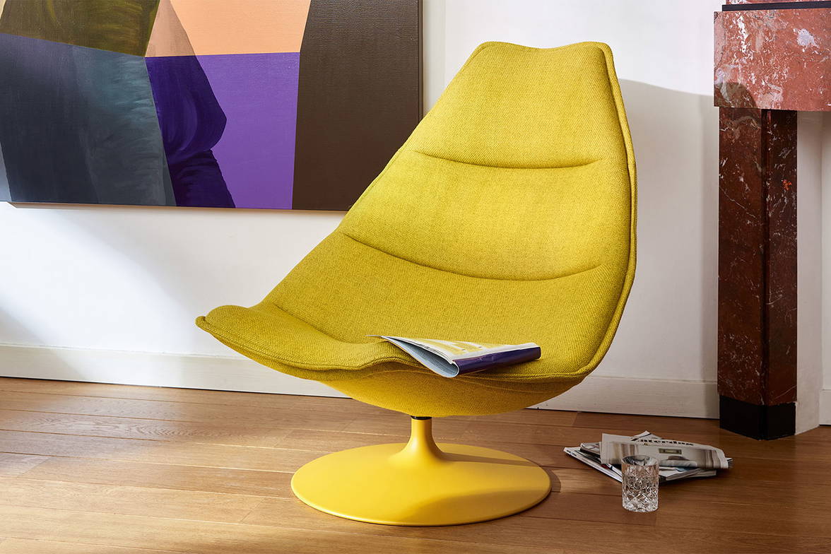 F585 high back lounge chair by Artifort F585 high back lounge chair by Artifort