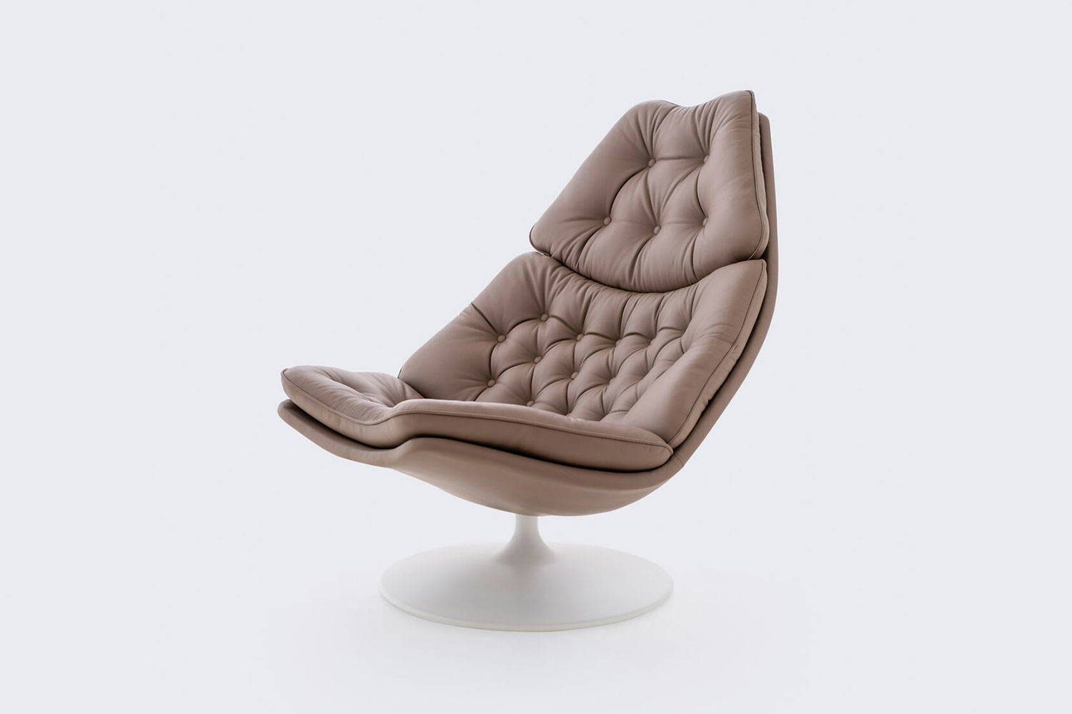 F587 High Back Lounge Chair