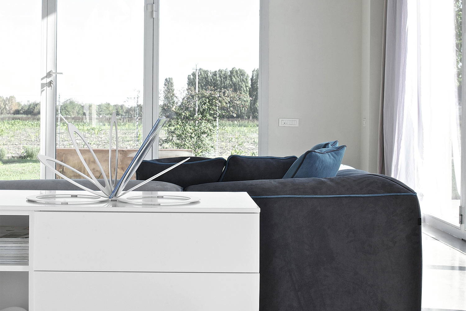 Fan magazine rack by Roberto Giacomucci for Bontempi Casa