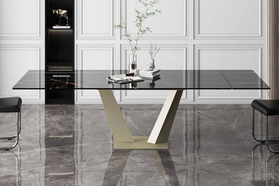 Feeling Dining Table