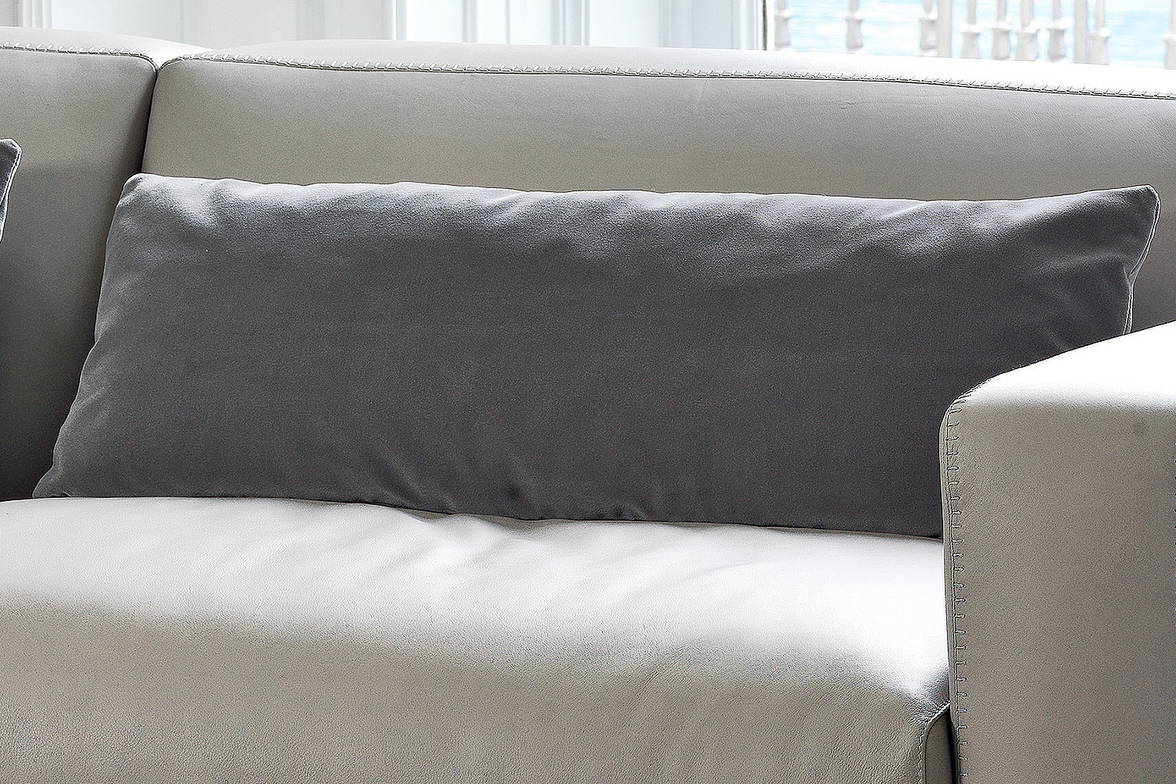 Fellow 85 pillow by Porada Fellow 85 pillow by Porada