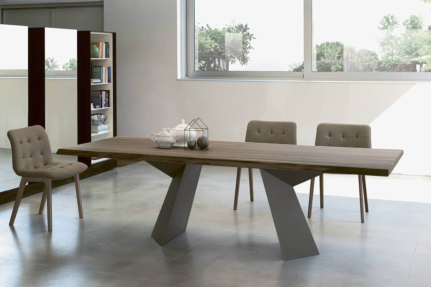 Fiandre Dining Table by Bontempi Casa | room service 360°