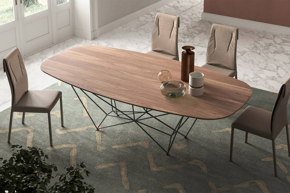 Fil8 barrel dining table is made in Italy