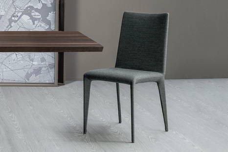 Filly dining chair by Bonaldo