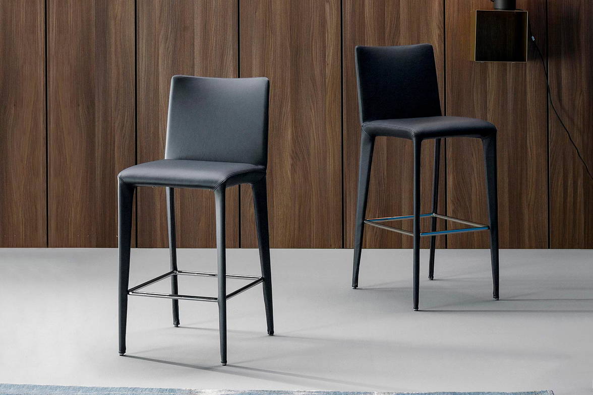 Filly Up Too counter and bar stools by Bonaldo Filly Up Too counter and bar stools by Bonaldo