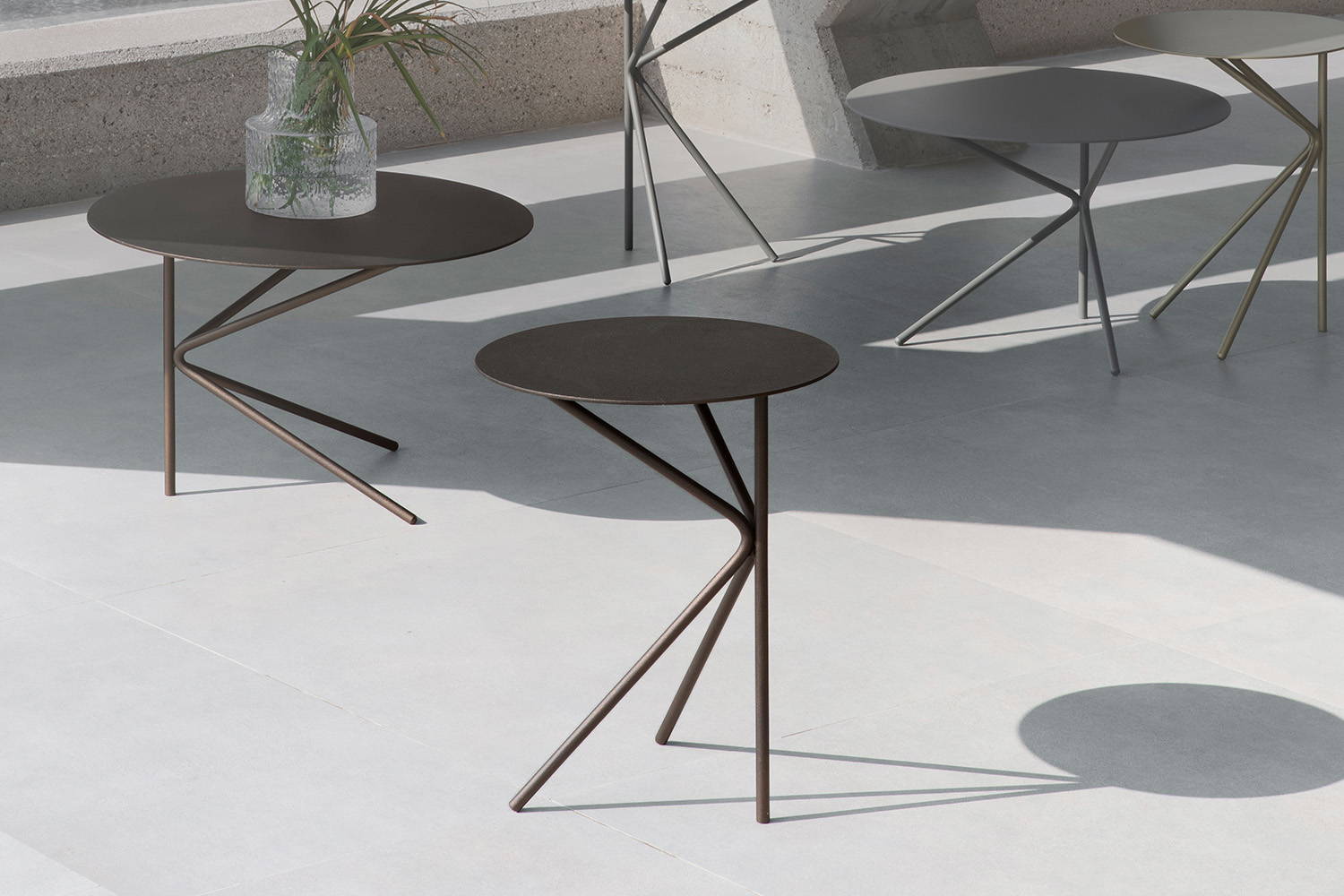 Fly Small End Table with Fly coffee tables