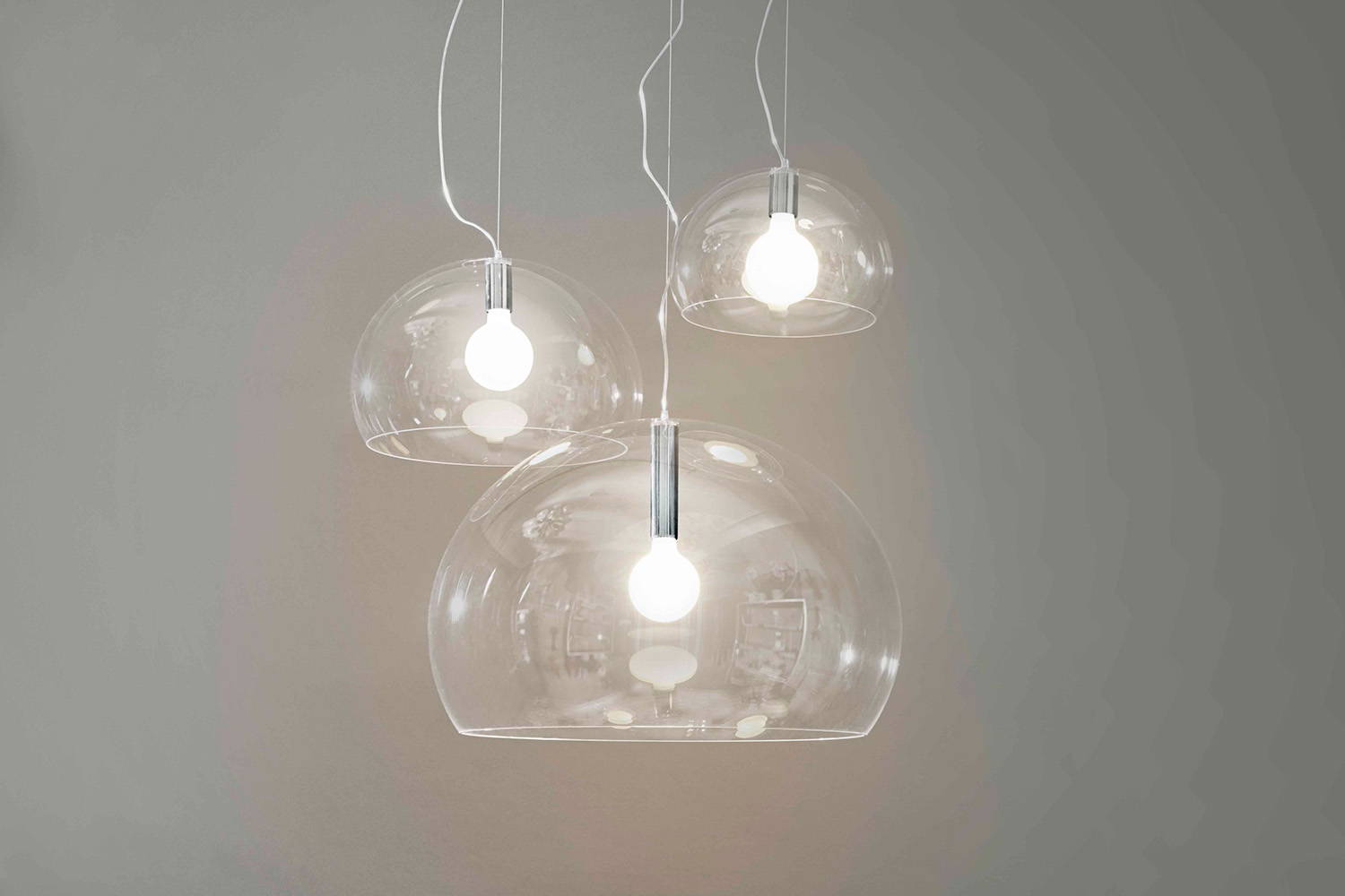 Small Fl/y Pendant Light by Kartell | room service 360°
