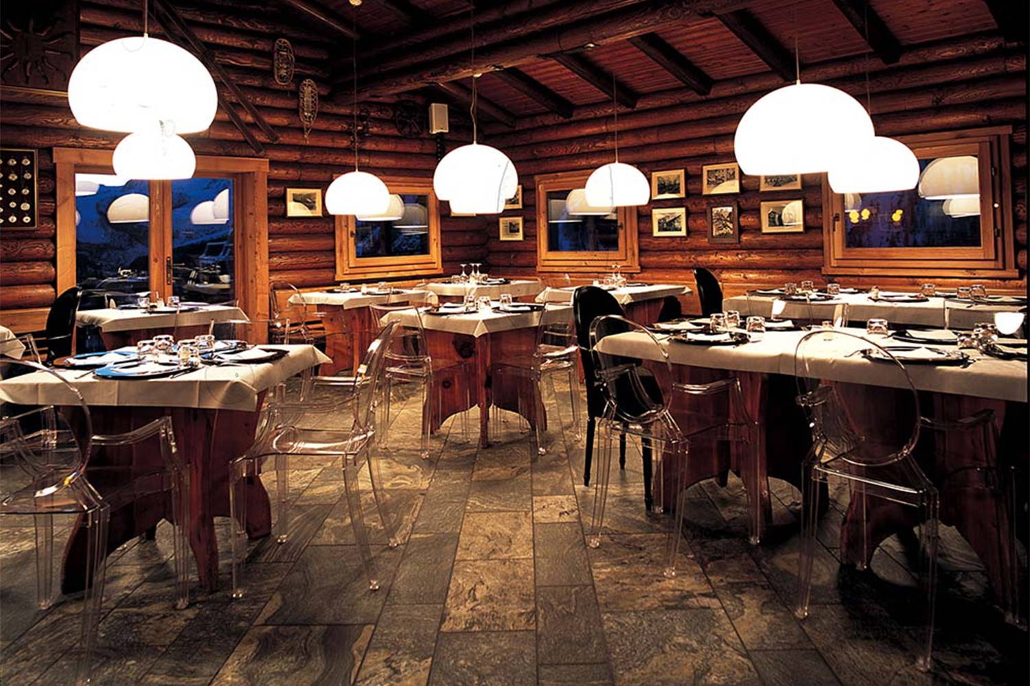 Small Fl/y Pendant Light by Kartell | room service 360°