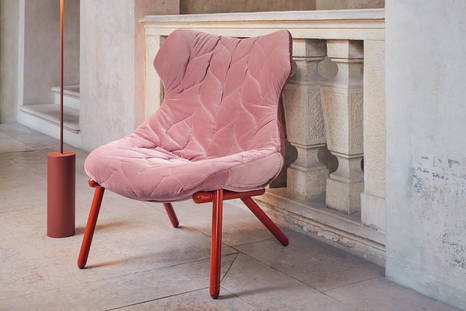 Foliage Lounge Chair comes in velvet fabric