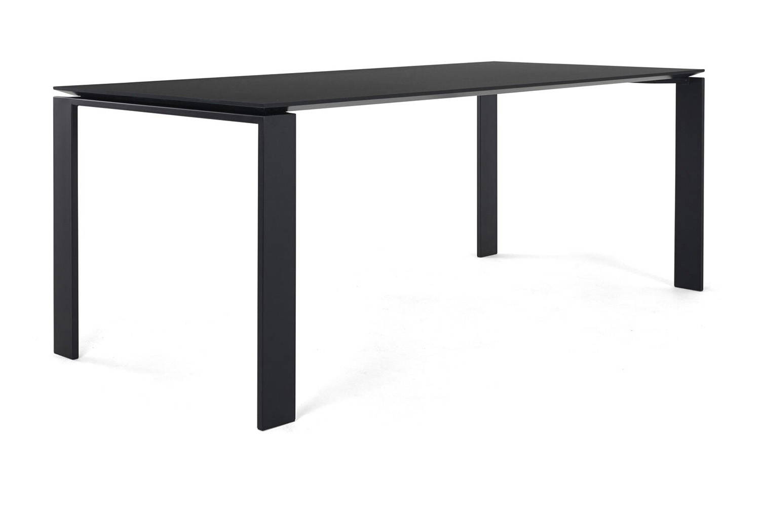 Four Dining Table by Kartell | room service 360°
