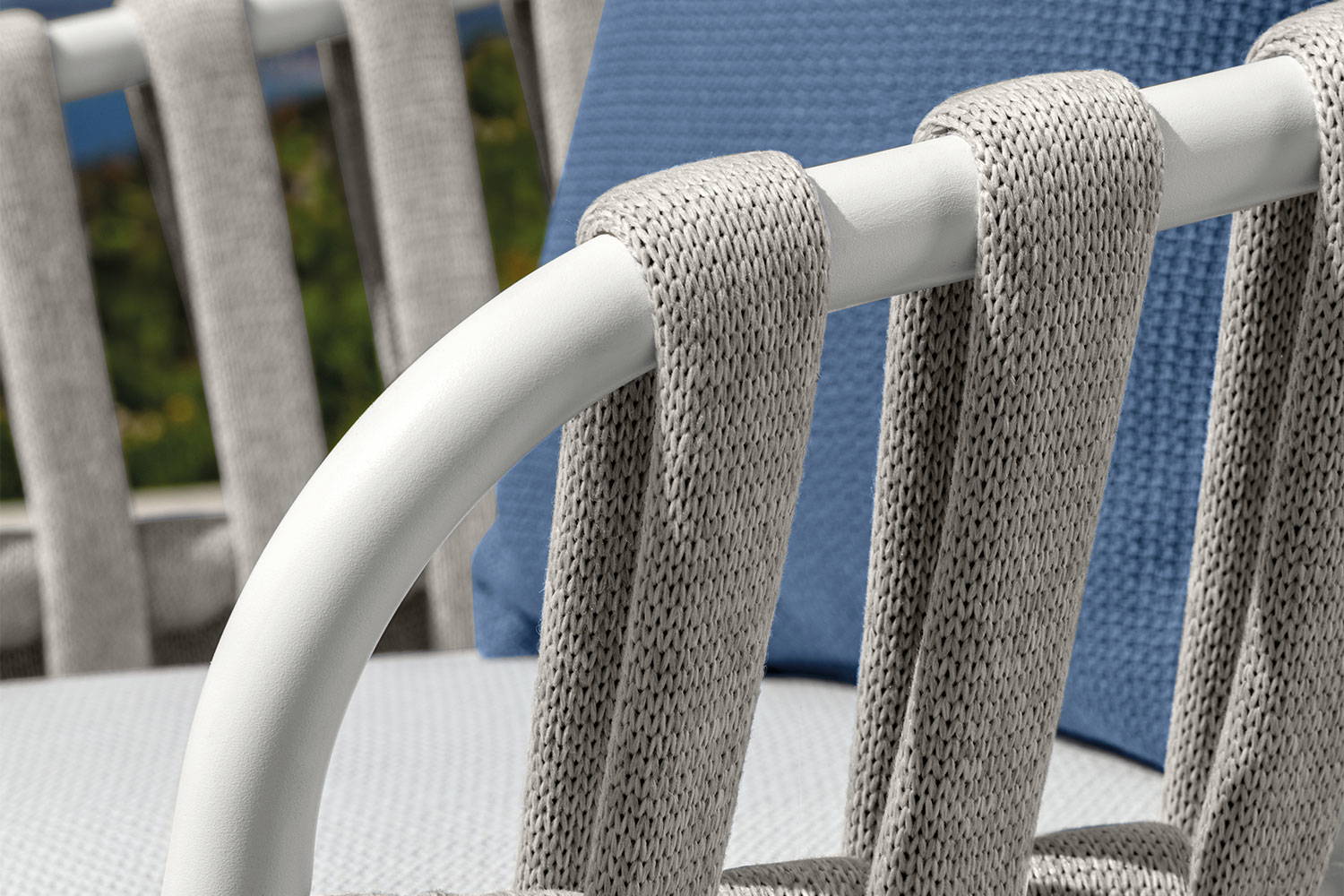 Talenti Frame Lounge Armchair - Thumbnail 5