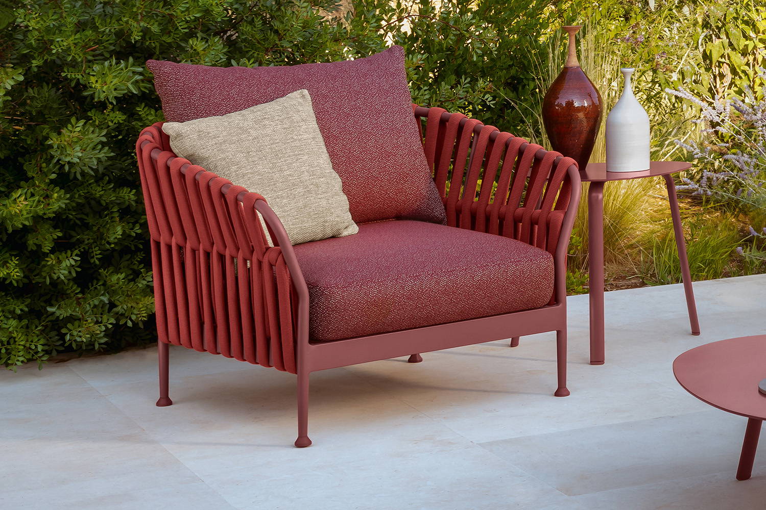 Talenti Frame Lounge Armchair - Thumbnail 2