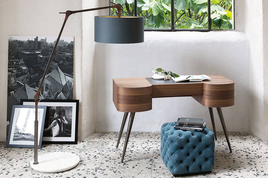 Gary small floor lamp with Alcide pouf and Micol office desk by Porada