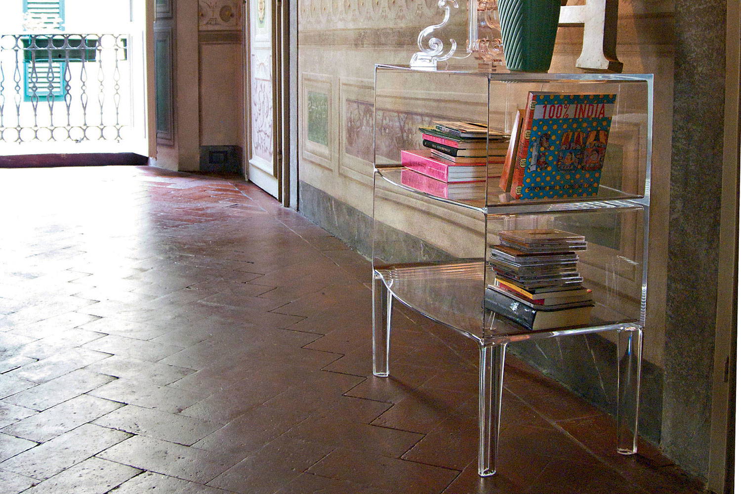 Ghost Buster Side Table by Kartell | room service 360°