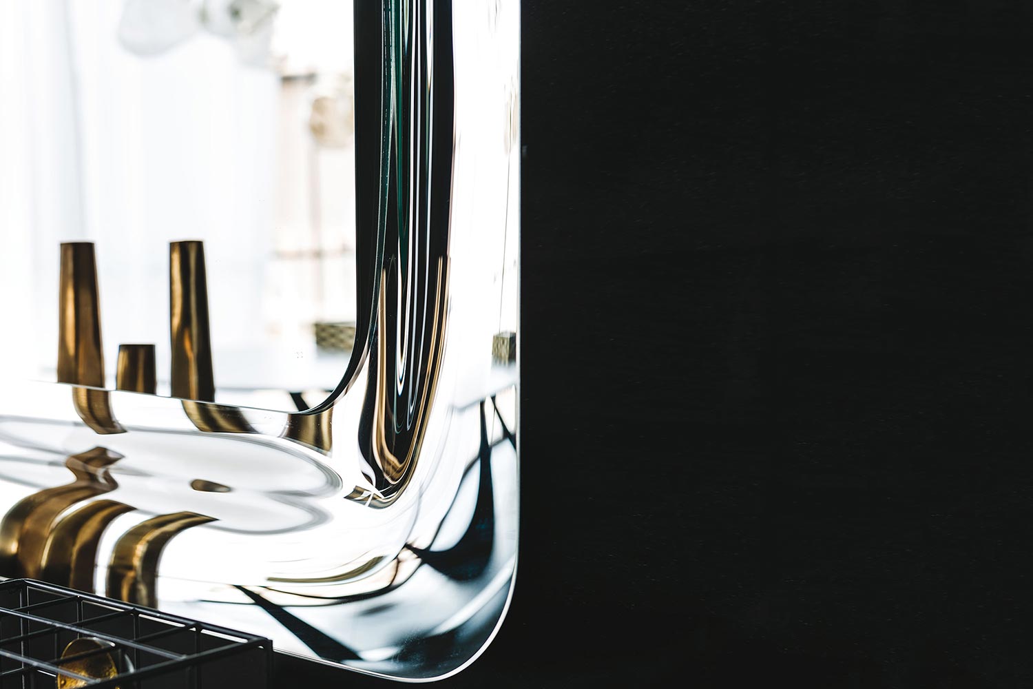 Glenn Mirror by Cattelan Italia | room service 360°