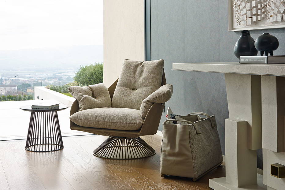 The Gloss Swivel Amechair by Giuseppe Vigano for Gamma Arredamenti