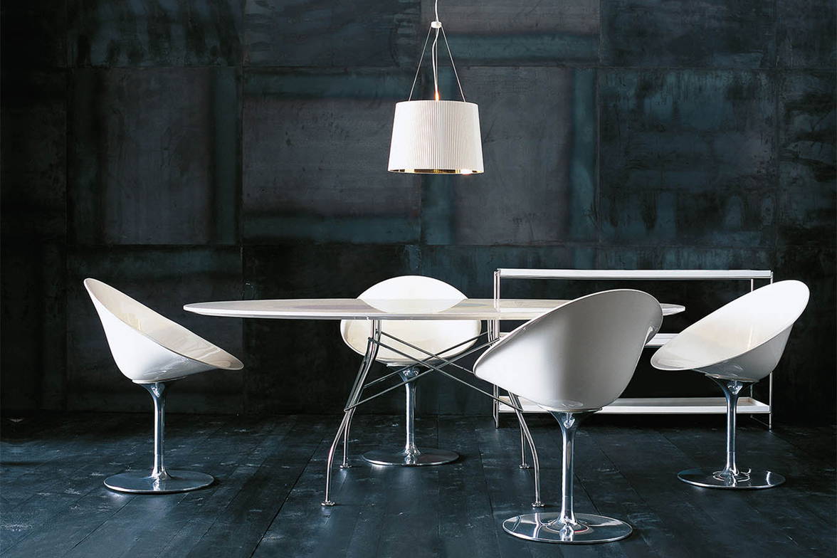 Glossy XXL Dining Table with the Ero|S| Lounge Chair Glossy XXL Dining Table with the Ero|S| Lounge Chair