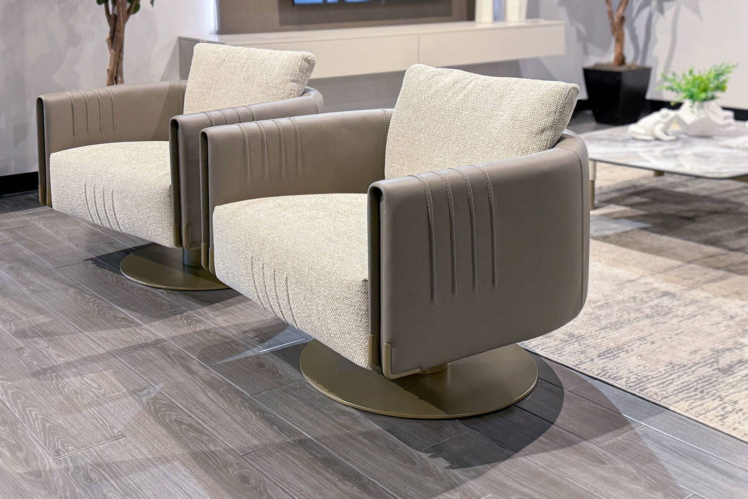 GMM Philly Swivel Armchair by Gamma Arredamenti | room service 360°