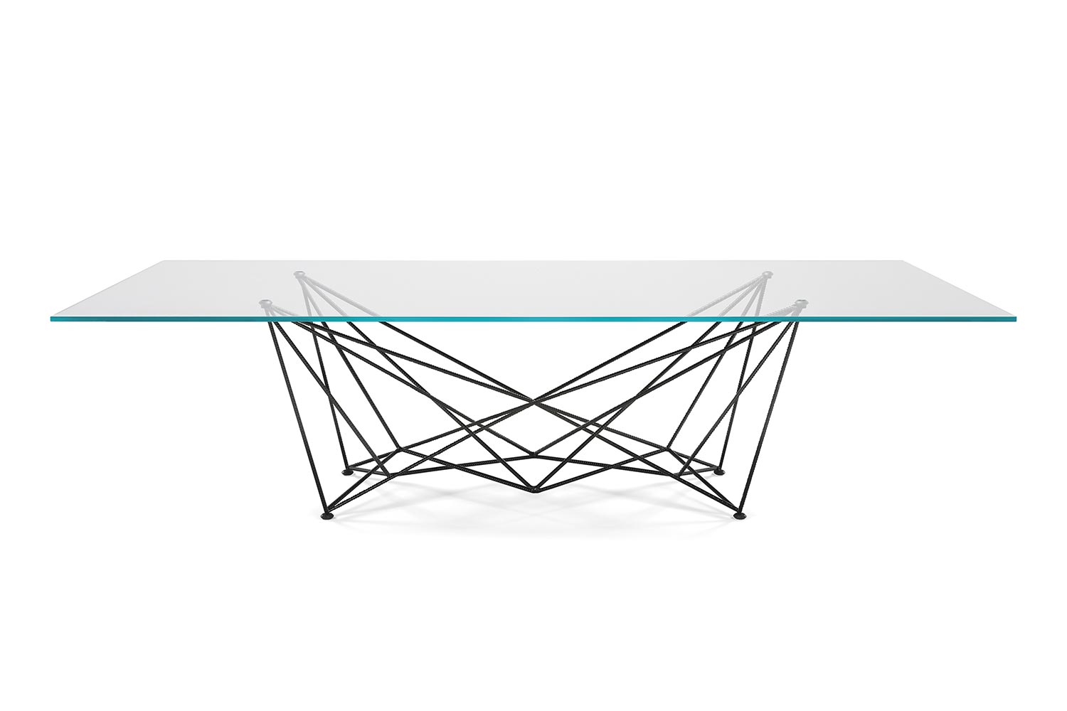Gordon dining table by Cattelan Italia