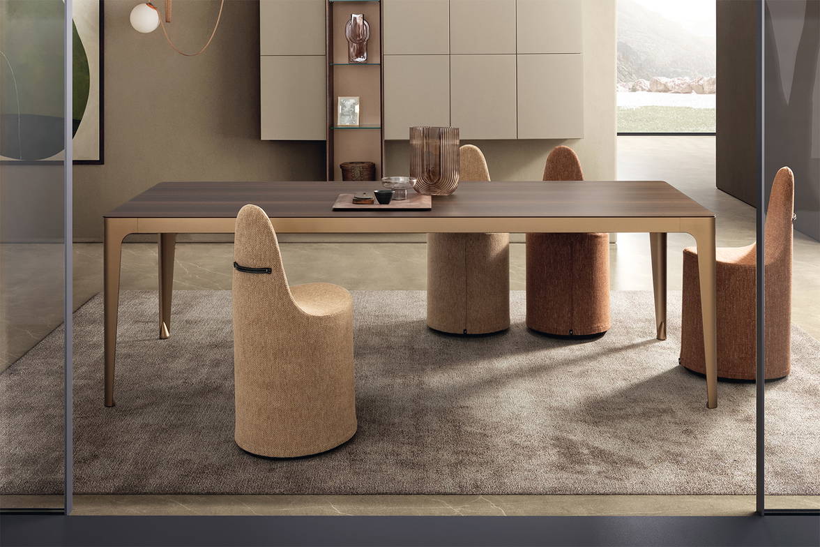 Grand More Dining table with landscape chairs Grand More Dining table with landscape chairs