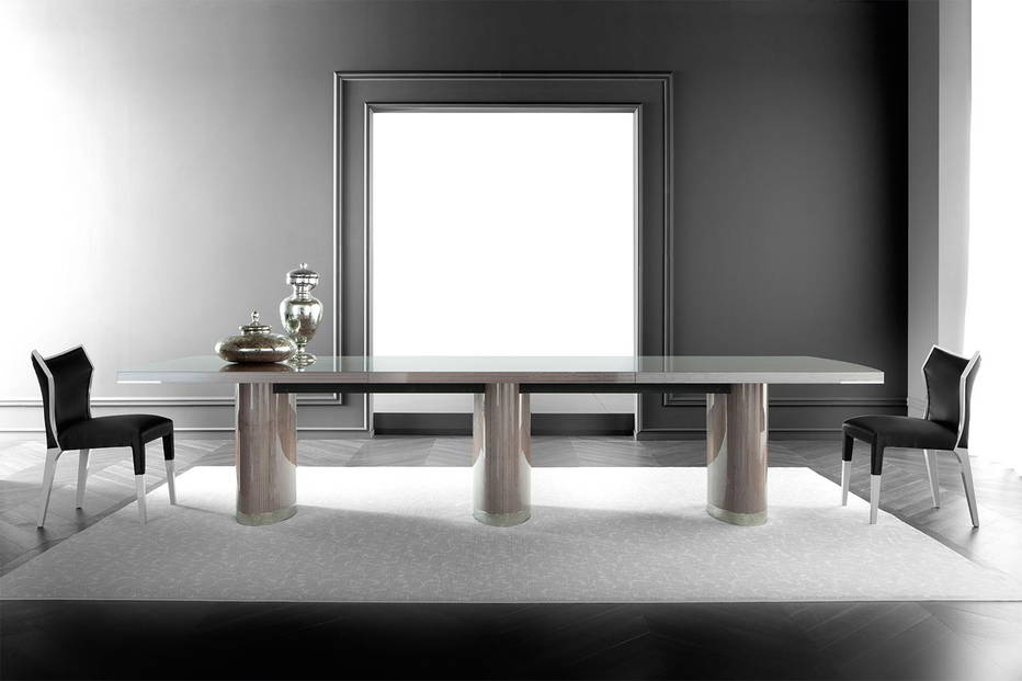 Grande dining table designed by Costantini IDS