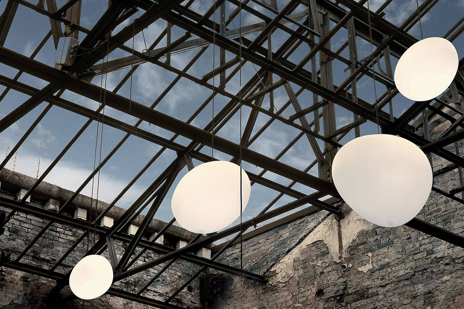 Gregg outdoor pendant lights by Foscarini