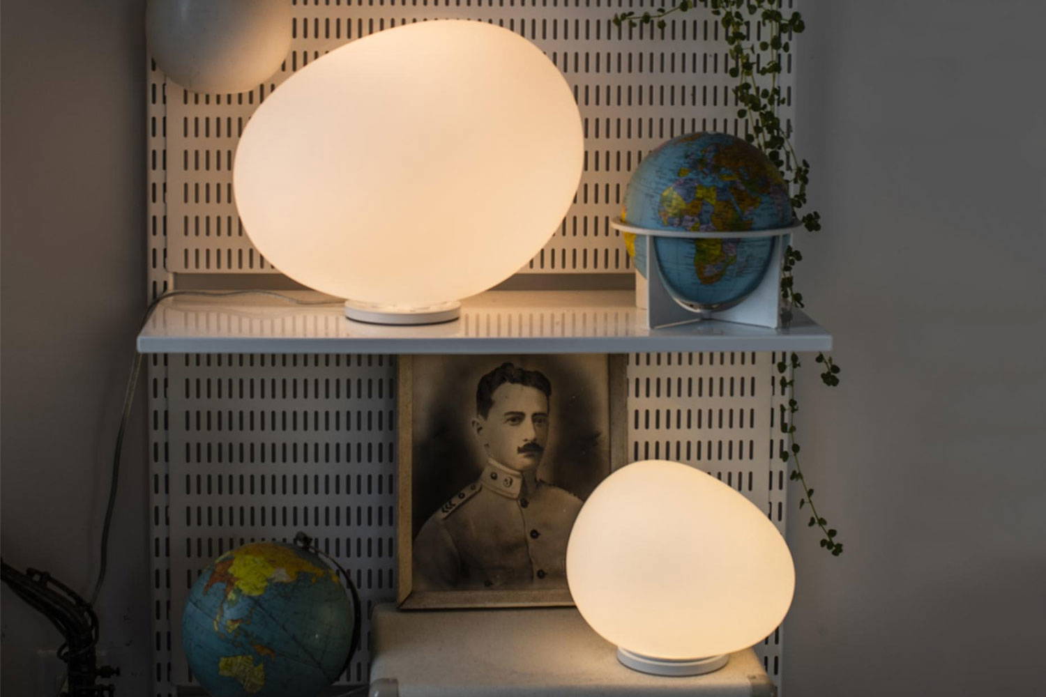 Gregg Table Lamp by Foscarini | room service 360°