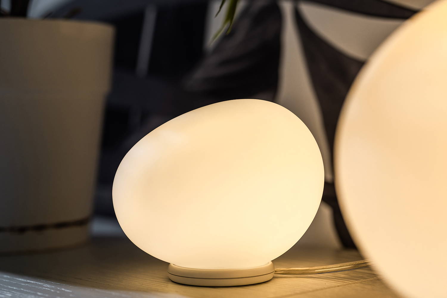 Gregg Table Lamp by Foscarini | room service 360°
