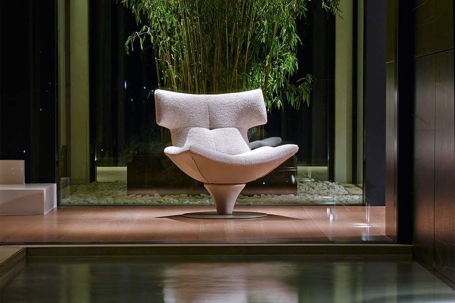 The Harley Swivel Armchair by Giuseppe Vigano for Gamma Arredamenti