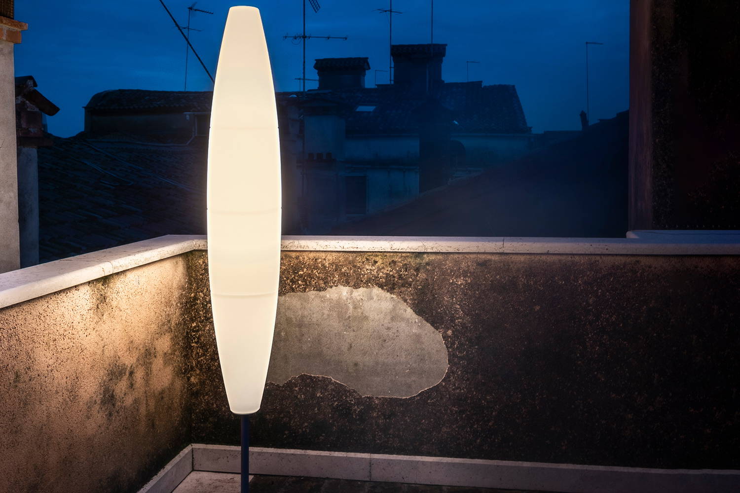 Havana Outdoor Floor Lamp by Foscarini | room service 360°