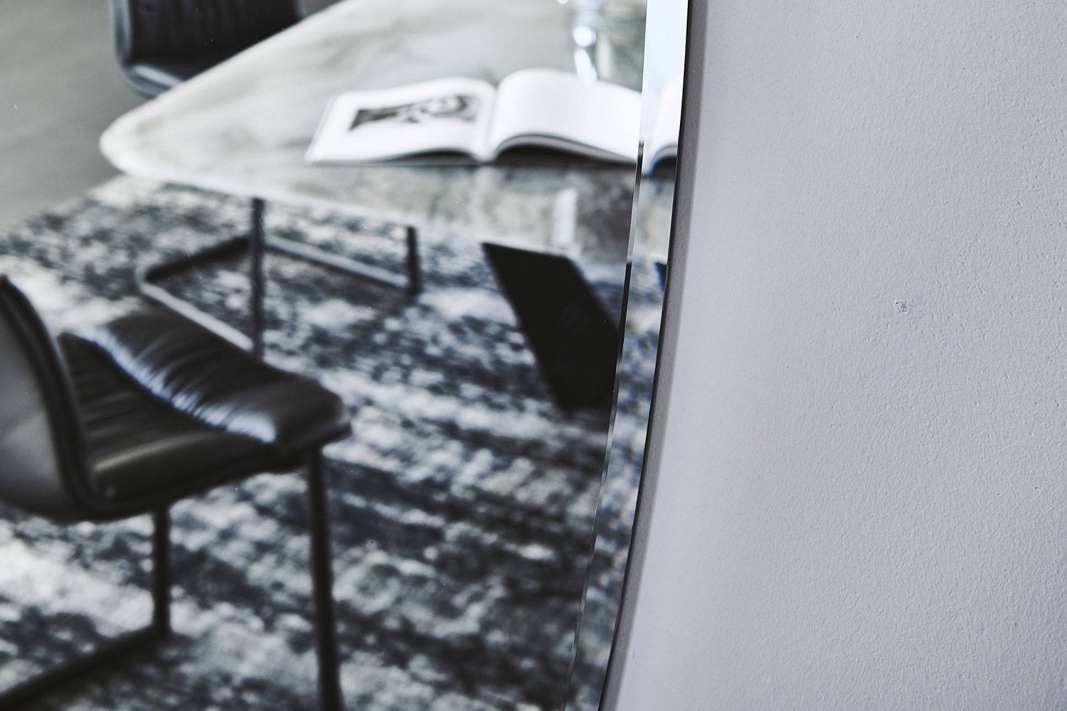 Hawaii Magnum Wall Mirror by Cattelan Italia | room service 360°