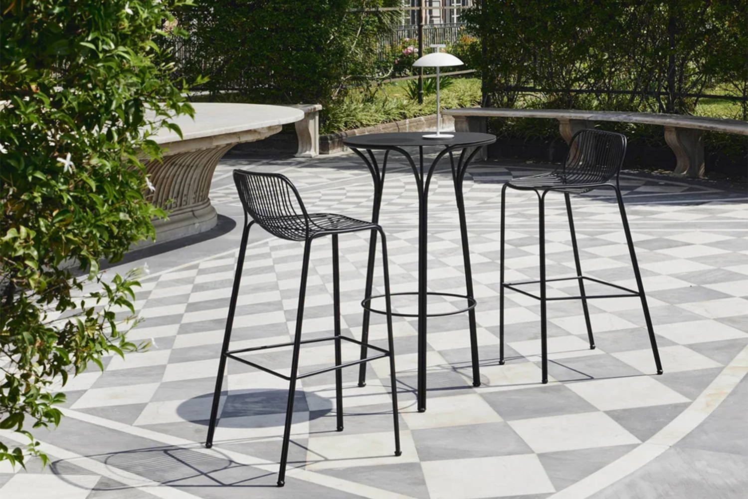 Hiray Bar Table
