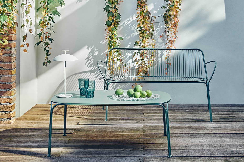 Hiray Sofa with the Geen-A Mini Table Lamp