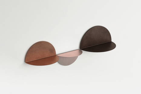 Hoodi shelf is wall mounted and customizable 