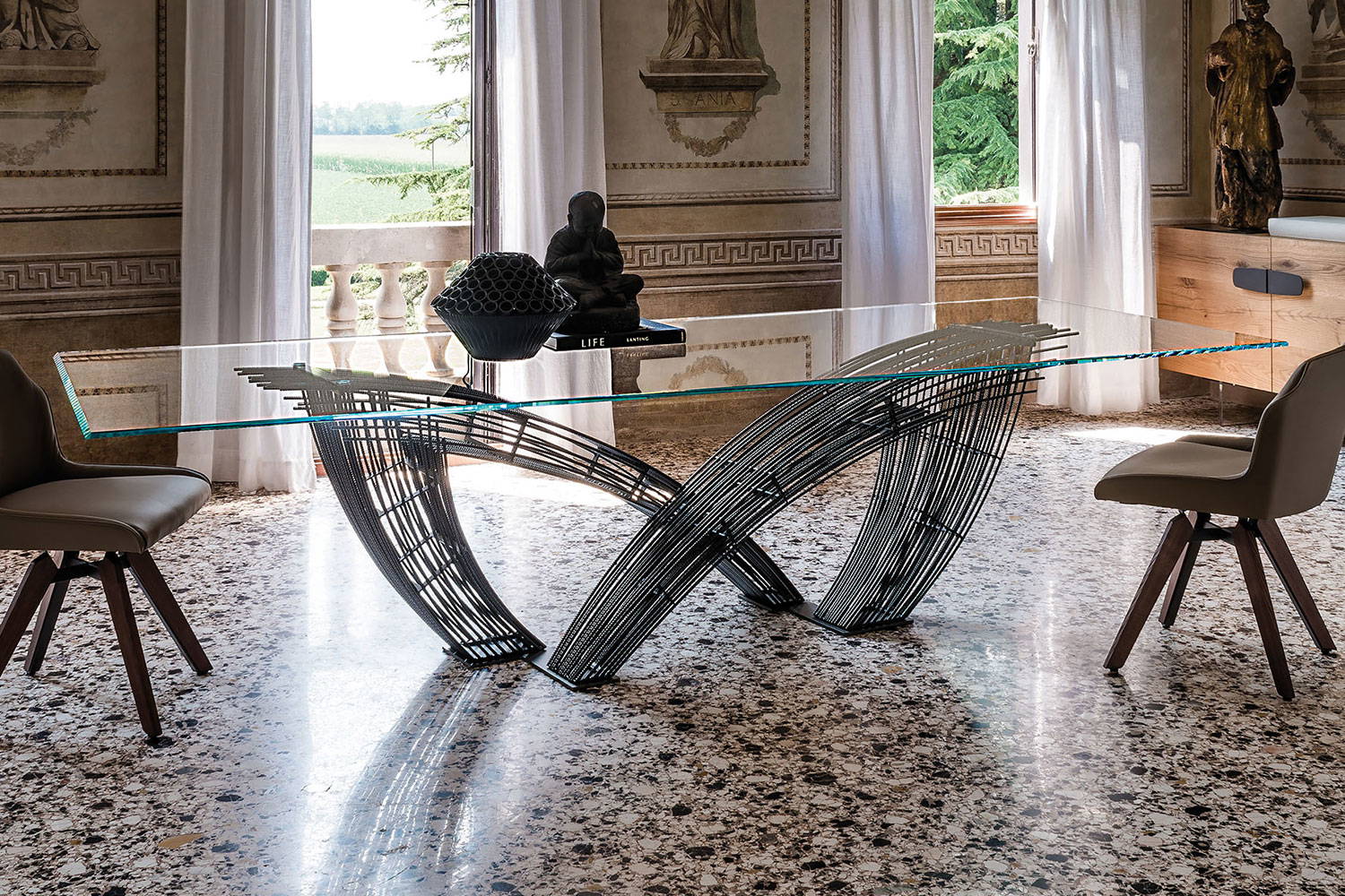 Hystrix dining table by Cattelan Italia