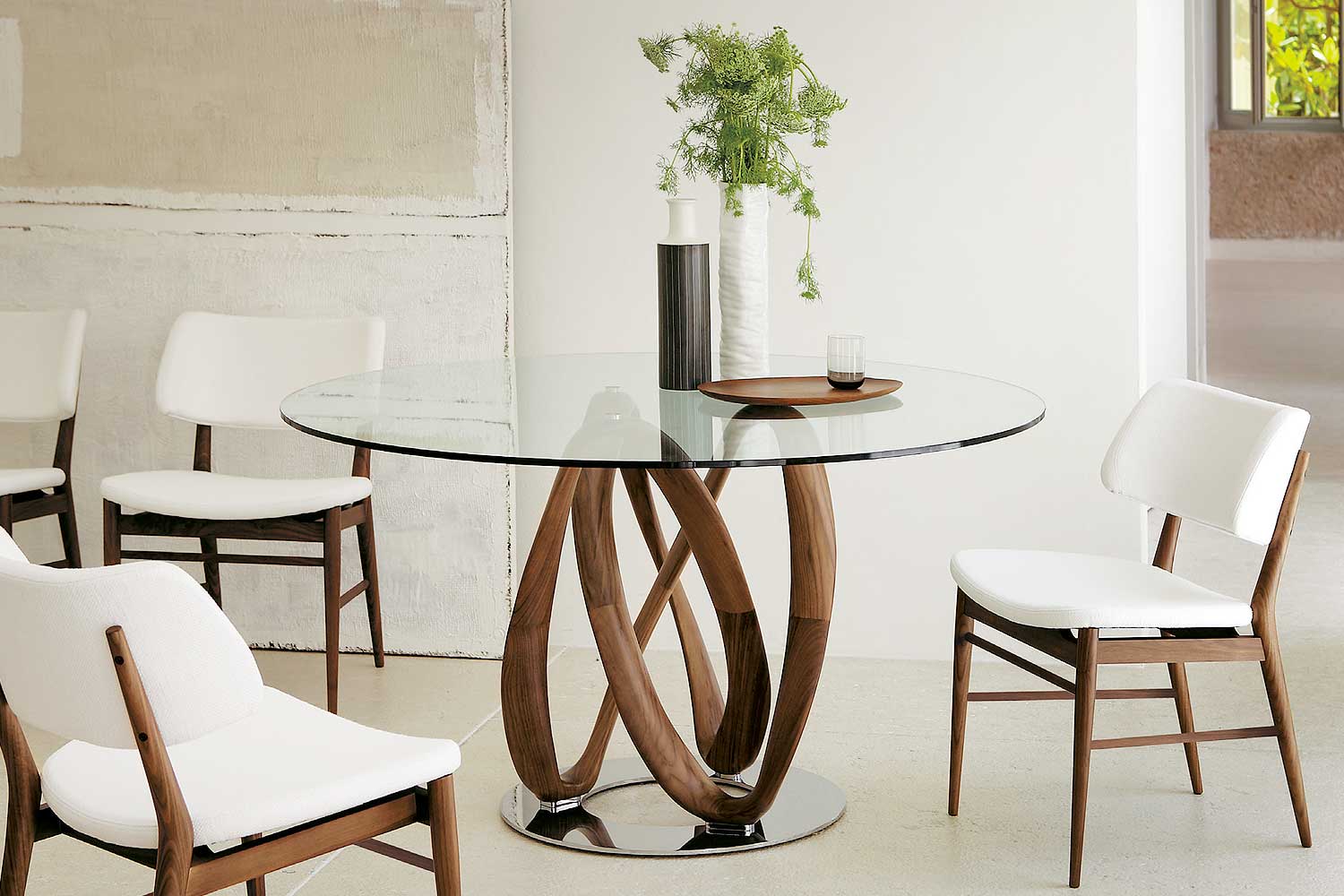 Infinity Glass Round Dining Table by Porada | room service 360°