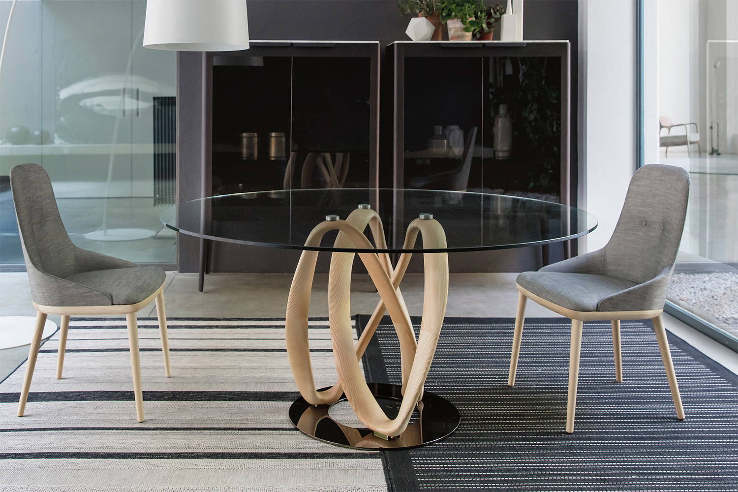Infinity Oval Dining Table by Porada | room service 360°