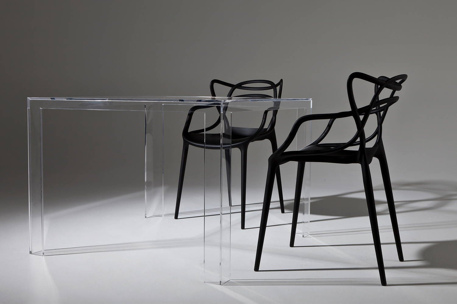 Invisible Kitchen Table by Kartell | room service 360°