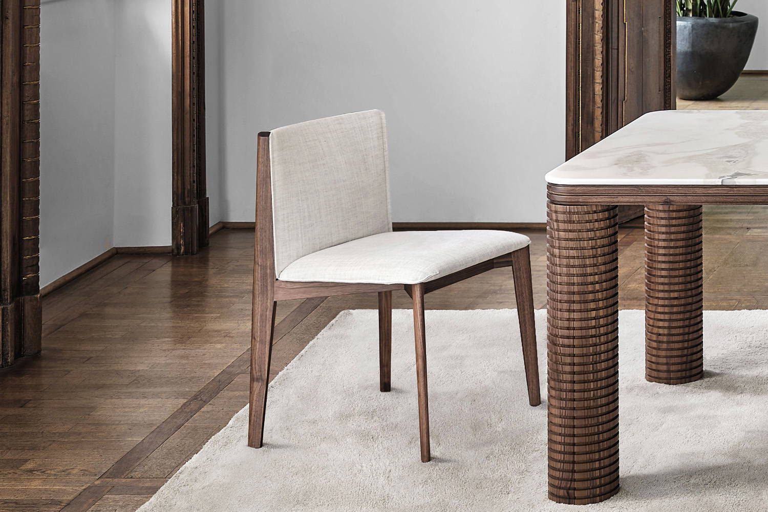 Ionis dining chair with Sansiro table by Porada