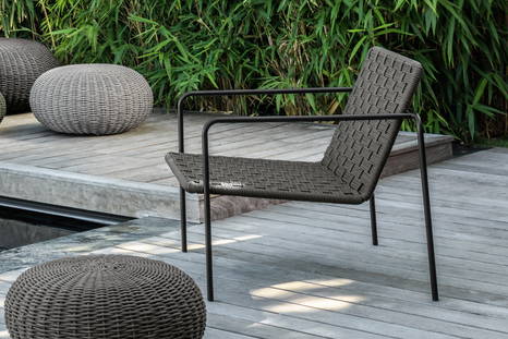 Jackie lounge armchair by Talenti