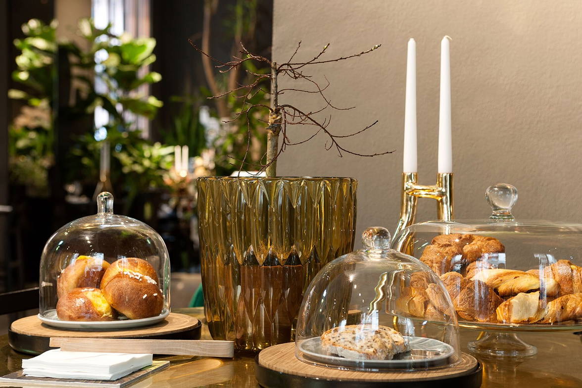 Jelly Vase by Kartell Jelly Vase by Kartell