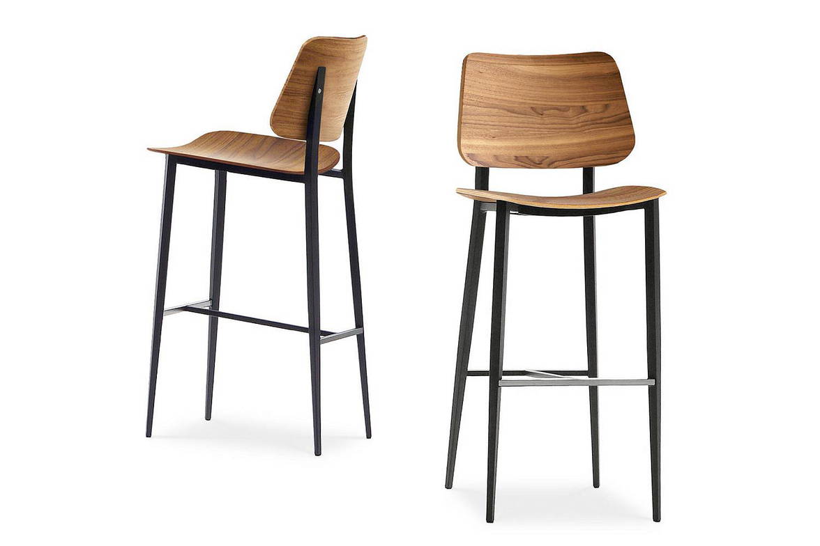 Joe wood bar stools by Midj at various angles Joe wood bar stools by Midj at various angles