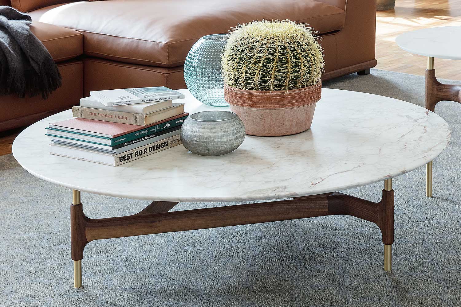 Joint marble coffee table close-up by Porada