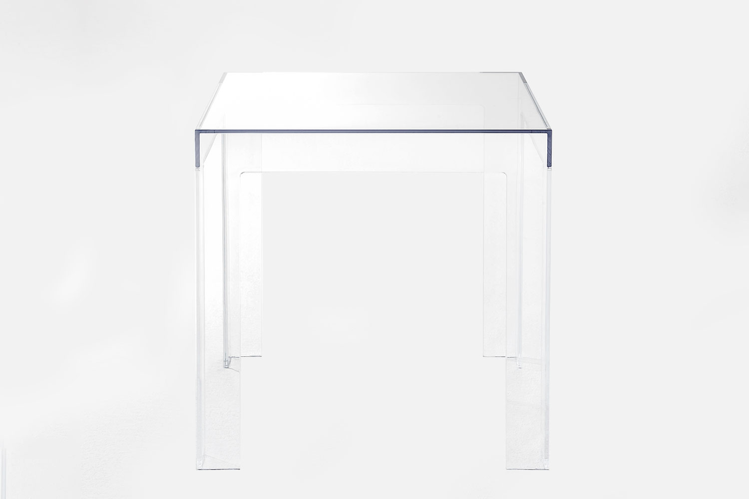 Jolly End Table Quickship by Kartell | room service 360°