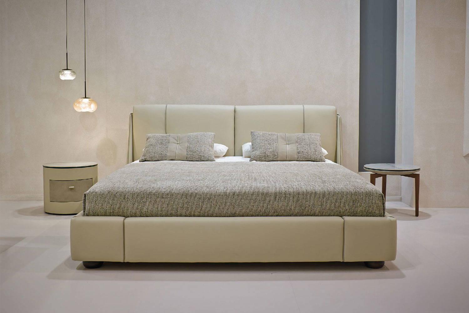 Nox Nightsand by Gamma Arredamenti | room service 360°